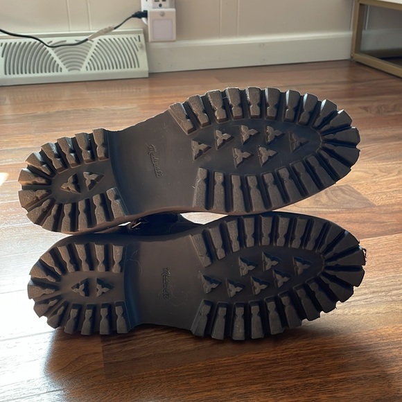 Madewell ankle boots. 8.5. Women’s grey side zip - Picture 7 of 9